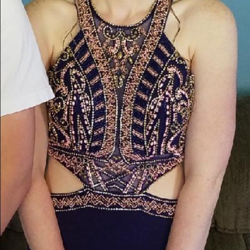 Prom Dress - Picture 4 of 5